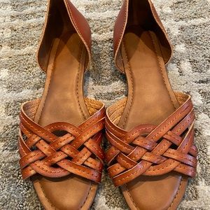 Universal Thread Sandals